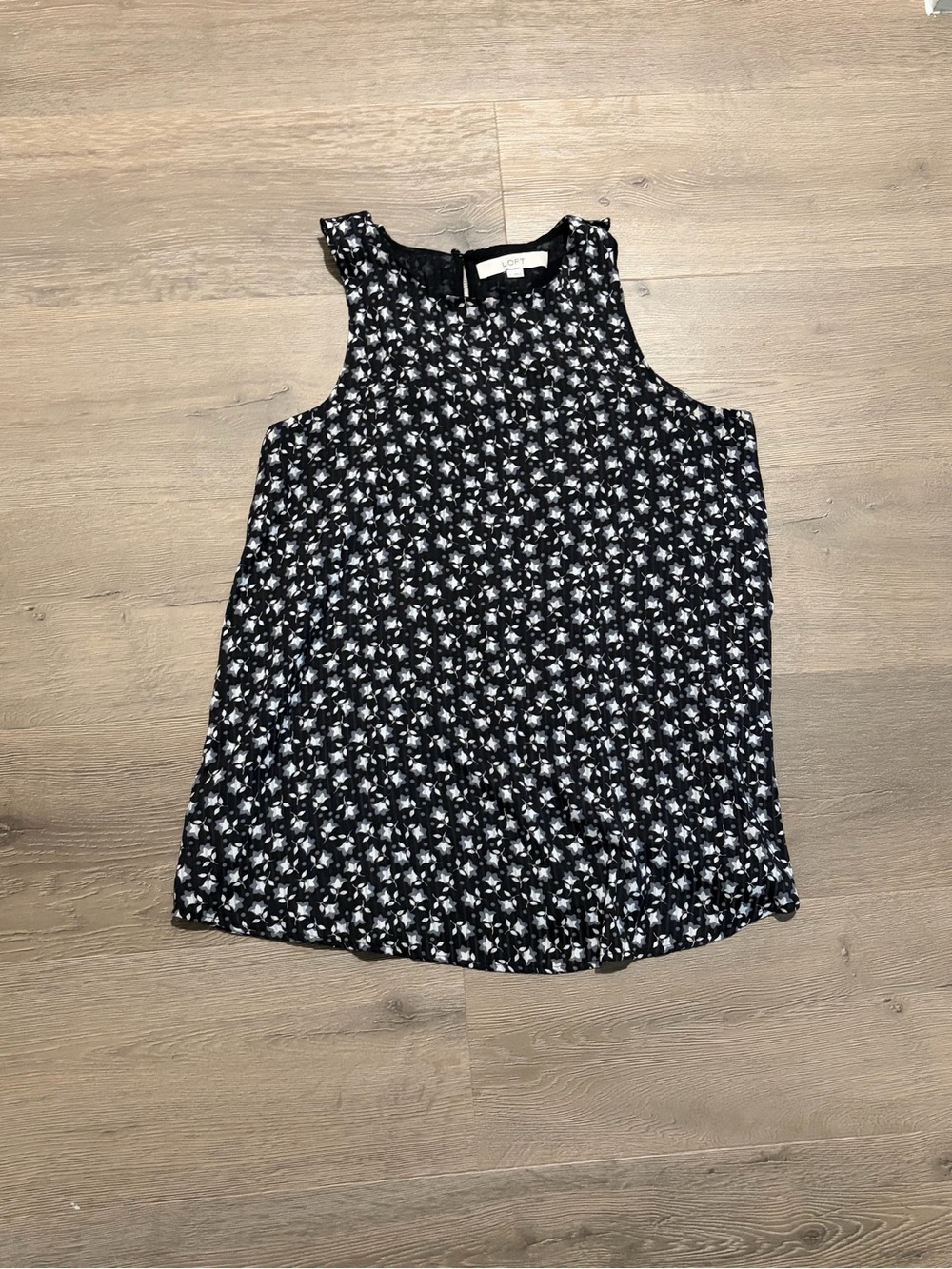 LOFT Black and White Floral Sleeveless Camisole
